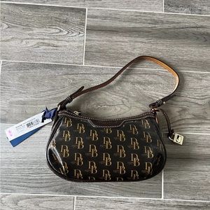 New Dooney & Bourke Handbag Brown Pouchette DB Logo Classic Signature Purse